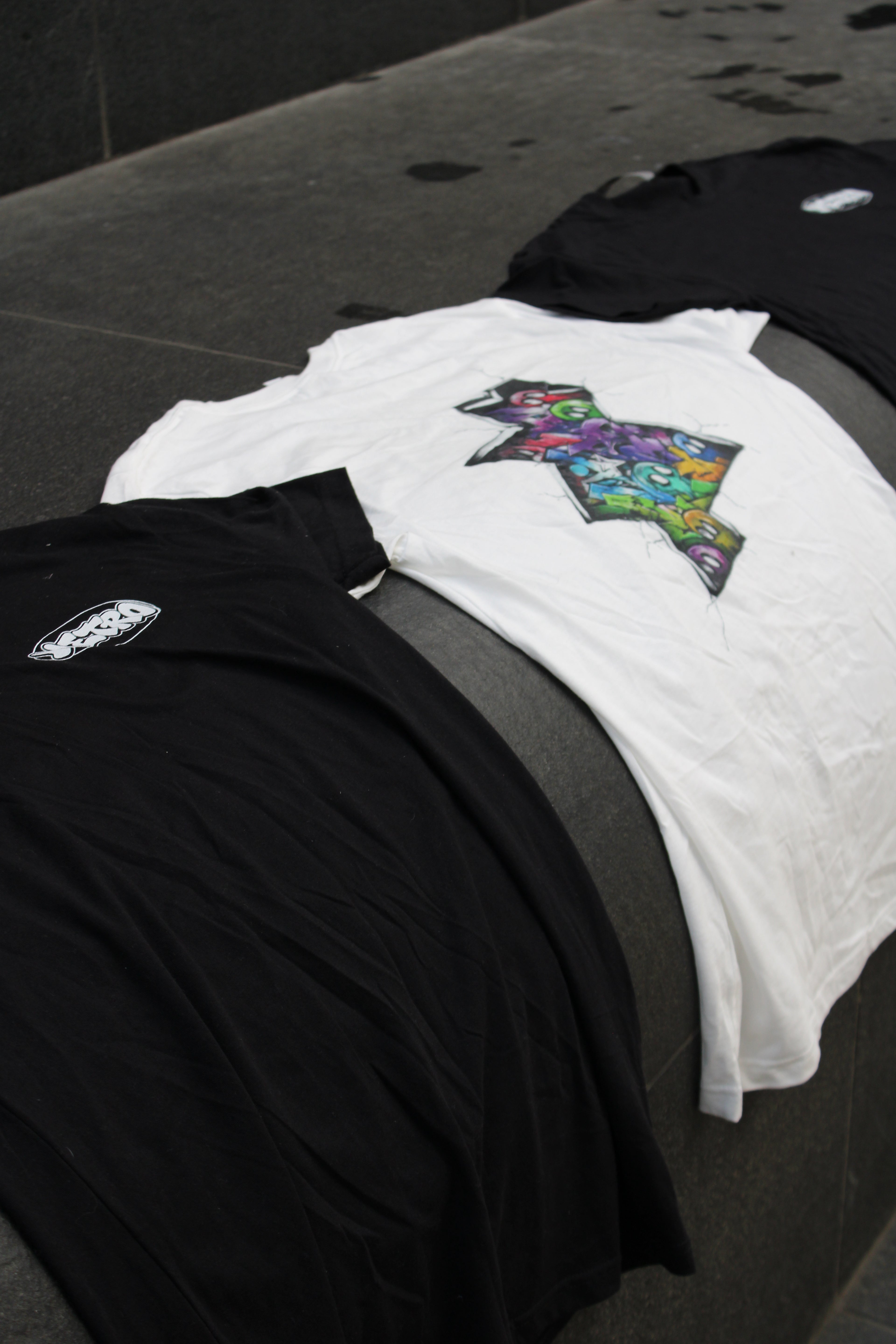 Metro wear TEE